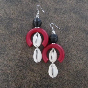 Chunky wood and cowrie shell mid century earrings, red 