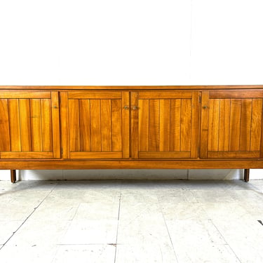 Vintage oak sideboard by Van Den Berghe Pauvers, 1970s - rustic oak sideboard - belgian design sideboard - vintage sideboard 