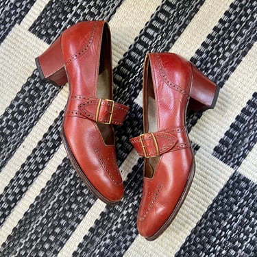 40s Brown Mary Jane Red Cross Shoes / 1940s Brown Shoes / 50s heels / Size 8 Narrow 