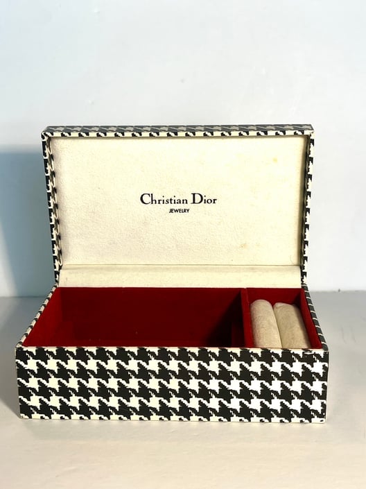 Vintage deals 1940's Christian Dior velvet box