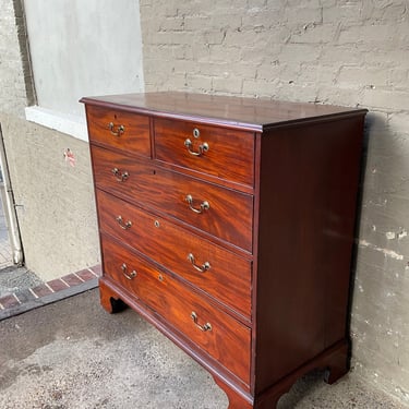 Georgian Mahogany Chest of Drawers