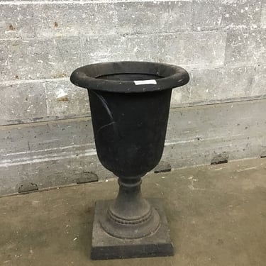 Fiberglass Urn Planter (Seattle)