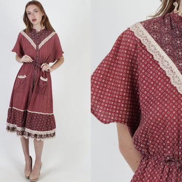 Vintage 70s Gunne Sax Dress / Maroon Calico Floral Prairie Dress / Draped Waist Tie / Pilgrim Chore Pockets Midi Dress 