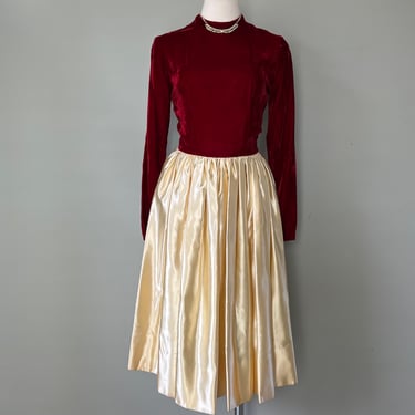1950s Vintage Long Sleeve Red Velvet & Satin Christmas Dress Evening Gown 
