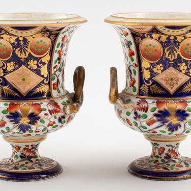 Bloor Derby Imari Campagna-Form Urns, ca. 1830