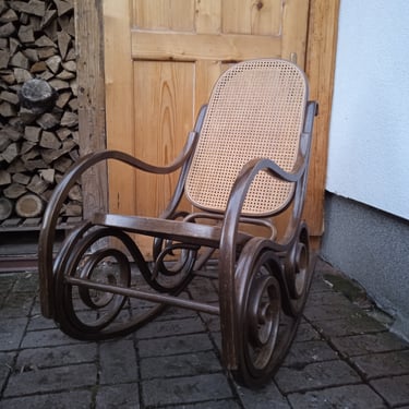 Bentwood rocking chair, Thonet rocking chair B-808, vintage rocker cane chair, retro chair, old rocking chair 