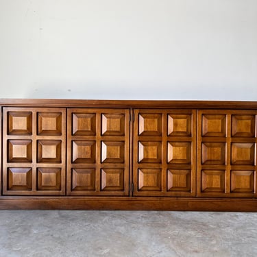 Widdicomb Solid Wood Sideboard With Graphical Doors 