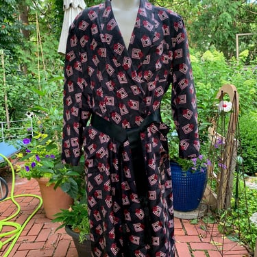 1980'S Lounge Robe - All Silk - Cool Art Deco Jacquard Pattern - Sash with Tassels - Men's Size X~Large 