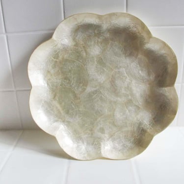 Vintage Round Scalloped Capiz Shell Tray - Pearlescent Shell Catchall Dish Vanity Coffee Table - Minimalist Beach House Decor - Friend Gift 