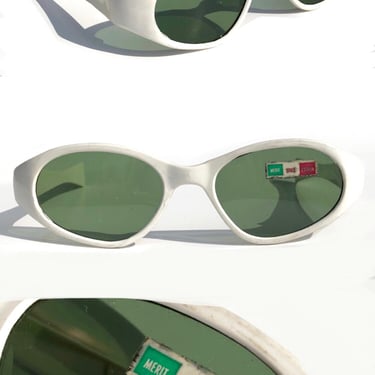 Vintage 60’s MOD White Plastic Sunglasses MADE IN Itay 