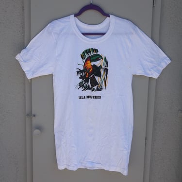 Vintage T-shirt Isla Mujeres Mexico Travel 1980s sz Small /medium single stitch 