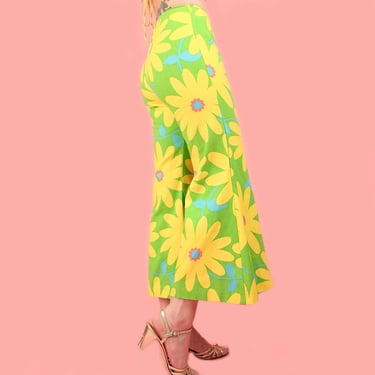 ViNtAgE 1960s Elephant Bells // Flower Power Allover Print Bell Bottoms // Cotton Floral Hippie Hip Huggers Flares Flowers Green Yellow 26 