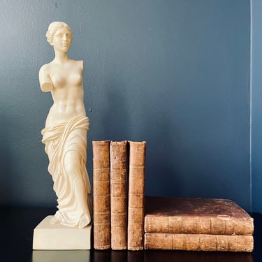 Venus de Milo Vintage Statue Sculpture Figurine Ivory Marble Stone Made in Italy Greek Sculpture Alexandros of Antioch Hellenistic Age 