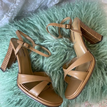 DEADSTOCK 2000s Leather and Wood Heeled Sandals 