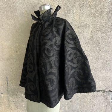 Antique Victorian Black Wool Cape Arts N Crafts Appliqués Dress Coat Scalloped