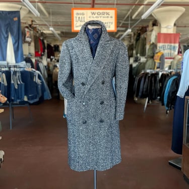 Size 40/42 Vintage 1940s Black and White Herringbone w/ Blue Flecks Tweed Belt Back Double Breasted Polo Overcoat 2288 