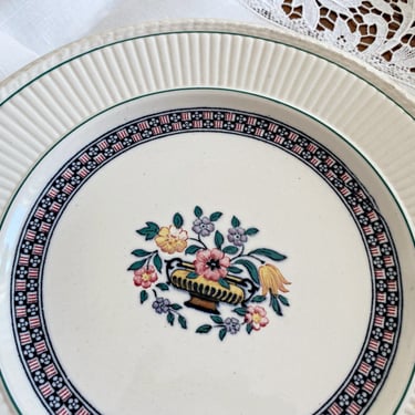 4 Antique salad plates, 1930s Art deco English pottery dinnerware by Wedgewood, Trentham pattern 