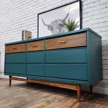 Available!! Emerald Green and Walnut Midcentury Modern Dresser / Buffet / tv stand 