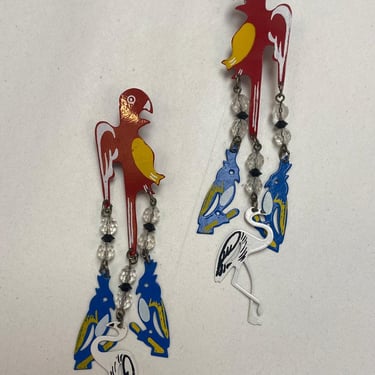 1980s vintage novelty earrings parrot flamingo dangle beaded bird chandelier 80s 