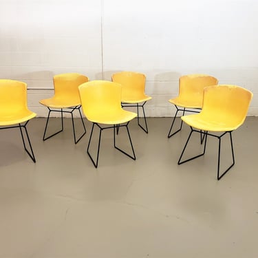 Mid Century Set of Six Harry Bertoia for Knoll Fiberglass Shell Chairs 