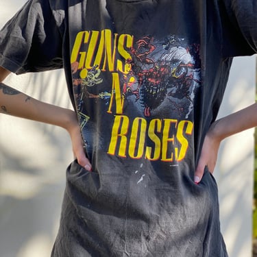 1987 Guns n Roses Tshirt / Rock Tshirt / Tour Tee Shirt / Gender Neutral Tshirt 