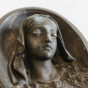“coeur de marie” bas relief medallion sculpture