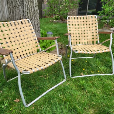 Mid Century Pair of Vintage Yellow Webbed Aluminum Folding Garden/Lawn Lounge Chairs 