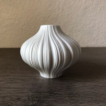 Porcelain White 'Plissée' Mini Vase - M. Freyer for Rosenthal 