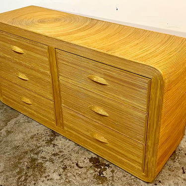 Vintage 70s Tropical Modern Pencil Reed Rattan 6 Drawer Dresser In The Style of Gabriella Crespi 