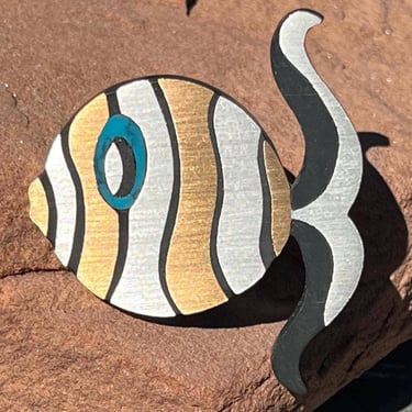 Tono ~ Vintage Mexico Piedra Negra Sterling Silver and Brass Fish Pin / Brooch 