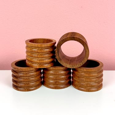 Set of 5 Ribbed Wood Napkin Rings 