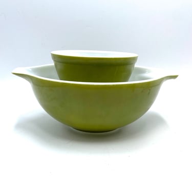 Pyrex Verde Green Mixing Bowls, Nos. 401 & 443, Nesting Bowl, Cinderella Bowl, Avocado, 70s Vintage Pysrex Bakeware,  1 1/2 PT, 2 1/2 QT 