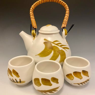 Original artist Mark Zamantakis Studio pottery teapot, Ivory Color With leaf Pattern 