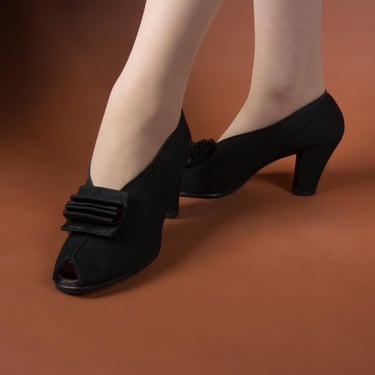 1930s Shoes  - Size 8.5 - Quintessential Vintage 30s High Vamp Heels with Pleated Accent in Wool Fabric with Leather 