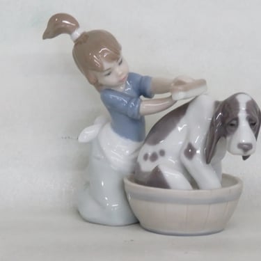 Lladro Spain 5455 Bashful Bather Porcelain Figurine Girl Washing Dog 3187B