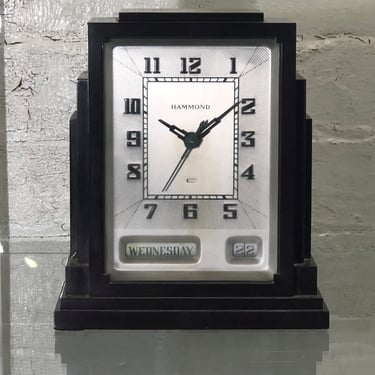 Hammond Gregory Skyscraper Deco Silver Light Up Calendar Mantle Clock in Dark Brown Bakelite, Electric 