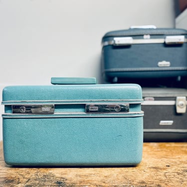 Sears Courier Teal Turquoise Train Case | Duck Egg Blue Train Case | Small Suitcase | Wedding | Cosmetics | American Tourister | Samsonite 