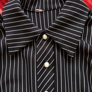 Vintage 60s 70s Black White Pinstripe Long Sleeve Button Down Shirt with Pockets 