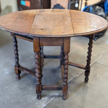 Antique Quarter Sawn Oak Drop Leaf Table