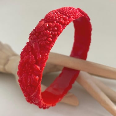 Art Deco Antique 1920s bright Red coral colour carved celluloid  Flapper bracelet bangle by BakeliteBa