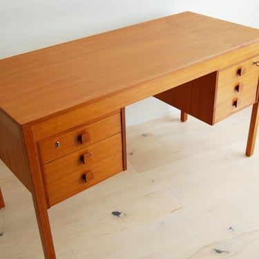 Danish Modern Teak Writing Desk with 6 Drawers Domino Mobler Made in Denmark 