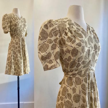 Vintage 30s Dress / Floral Rayon Crepe 40s DAY Dress / PUFF Sleeve + Pleated Shoulders + Tie Back / Adorable 