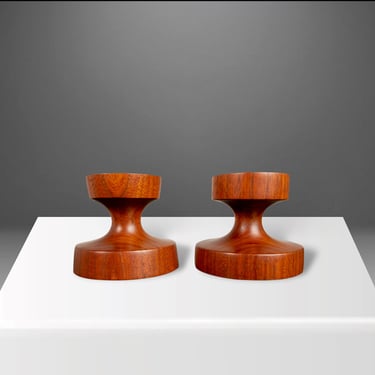 Set of Two (2) Danish Mid Century Modern Candlestick Holders in Walnut by Rude Osolnik Signed, Denmark, c. 1960s 