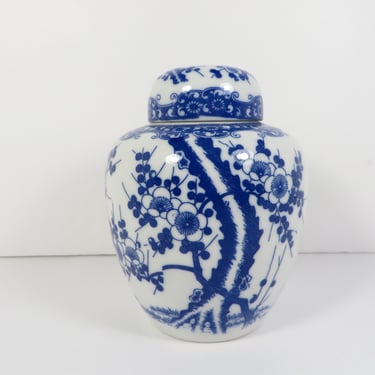 Vintage Blue White Chinoiserie Ginger Jar 