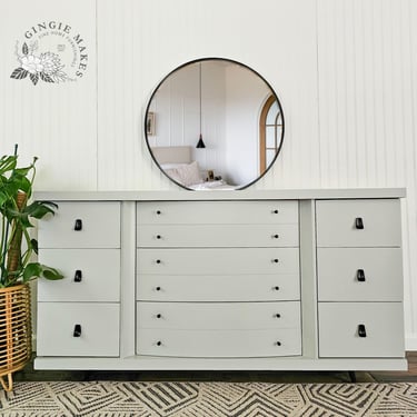 Refinished Vintage Broyhill Dresser 9 Drawer Mid Century Modern Style with Updated Legs Read Full Listing for Shipping Info 