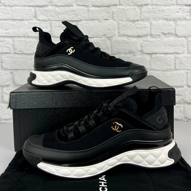 Chanel S22 Velvet Calfskin & Mixed Fibers Sneaker, Size 38.5  , Black/White