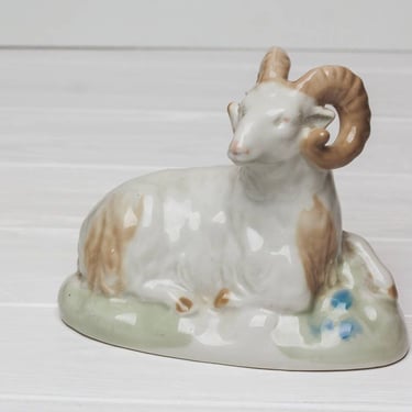 Sheep figurine Soviet Vintage Xmas Christmas Gift Mini animal statue ram miniature farm sculpture home decor totem small animals 