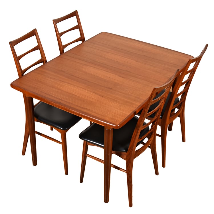 Norwegian Modern Teak 47” City-Dweller Dining Table Expandable w. 2 Leaves