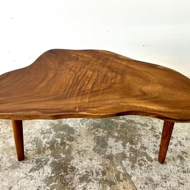 Vintage 1950s Mid Century Modern Koa Wood Island Shaped Coffee Table or Side Table 