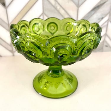 L E Smith Green Glass Moon Stars Small Compote Dish, Avocado Green Candy Trinket Dish or Bowl, Vintage Glassware 
